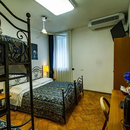 In Riva Al ゲストハウス