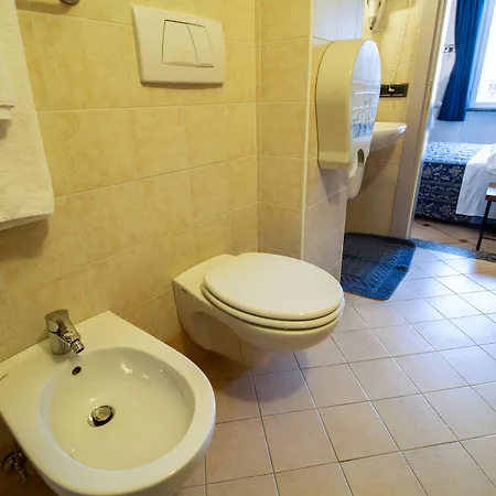 In Riva Al Konukevi Como