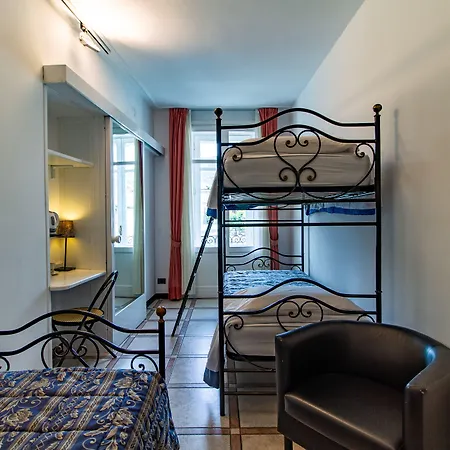 In Riva Al 3* コモ