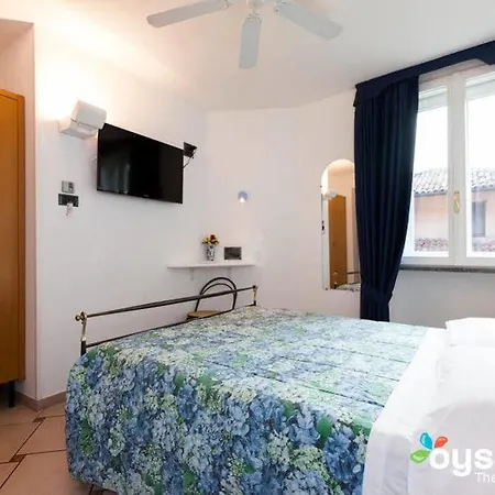 In Riva Al 3* コモ